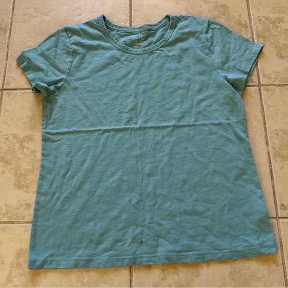 Green Top - Picture 1 of 4